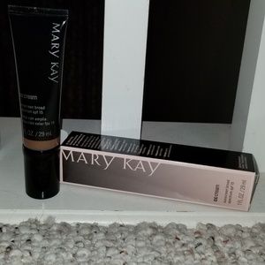 💄NWT Mary Kay Deep CC Cream